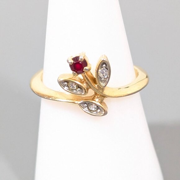 Vintage Avon Spray Ring Gold Tone Faux Ruby Birthstone Size 7.75 - Picture 1 of 5